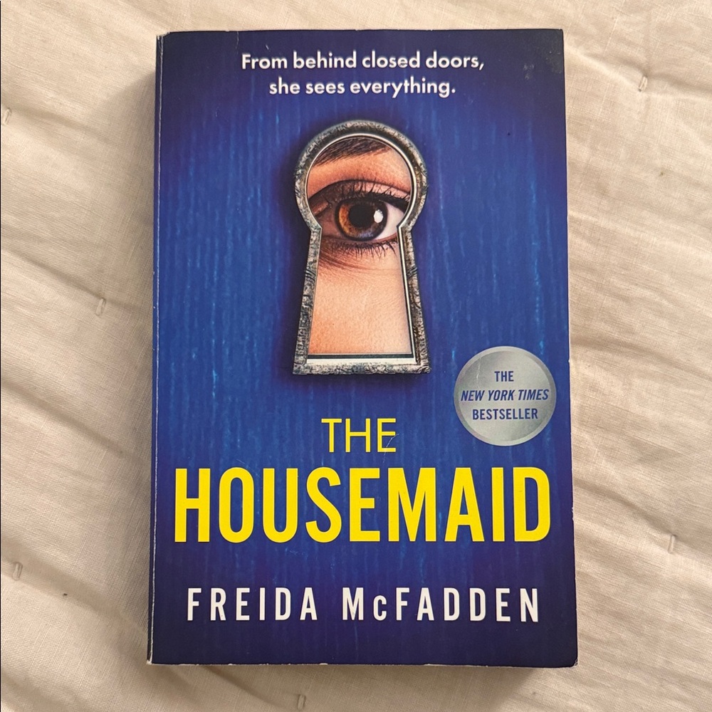 The Housemaid by Freida McFadden - Blue Cover